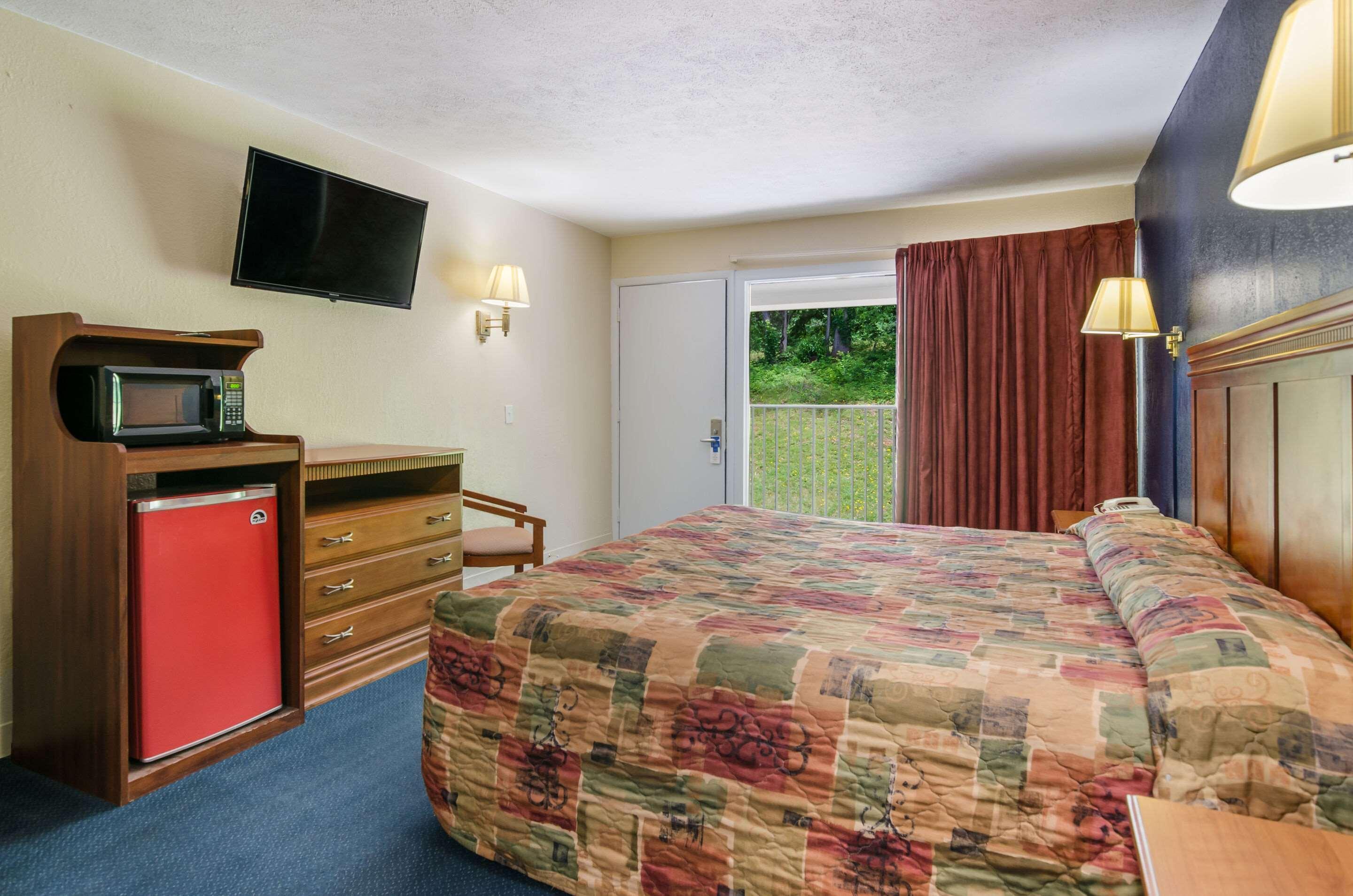 Rodeway Inn Church Hill - Tri Cities Area Exteriör bild